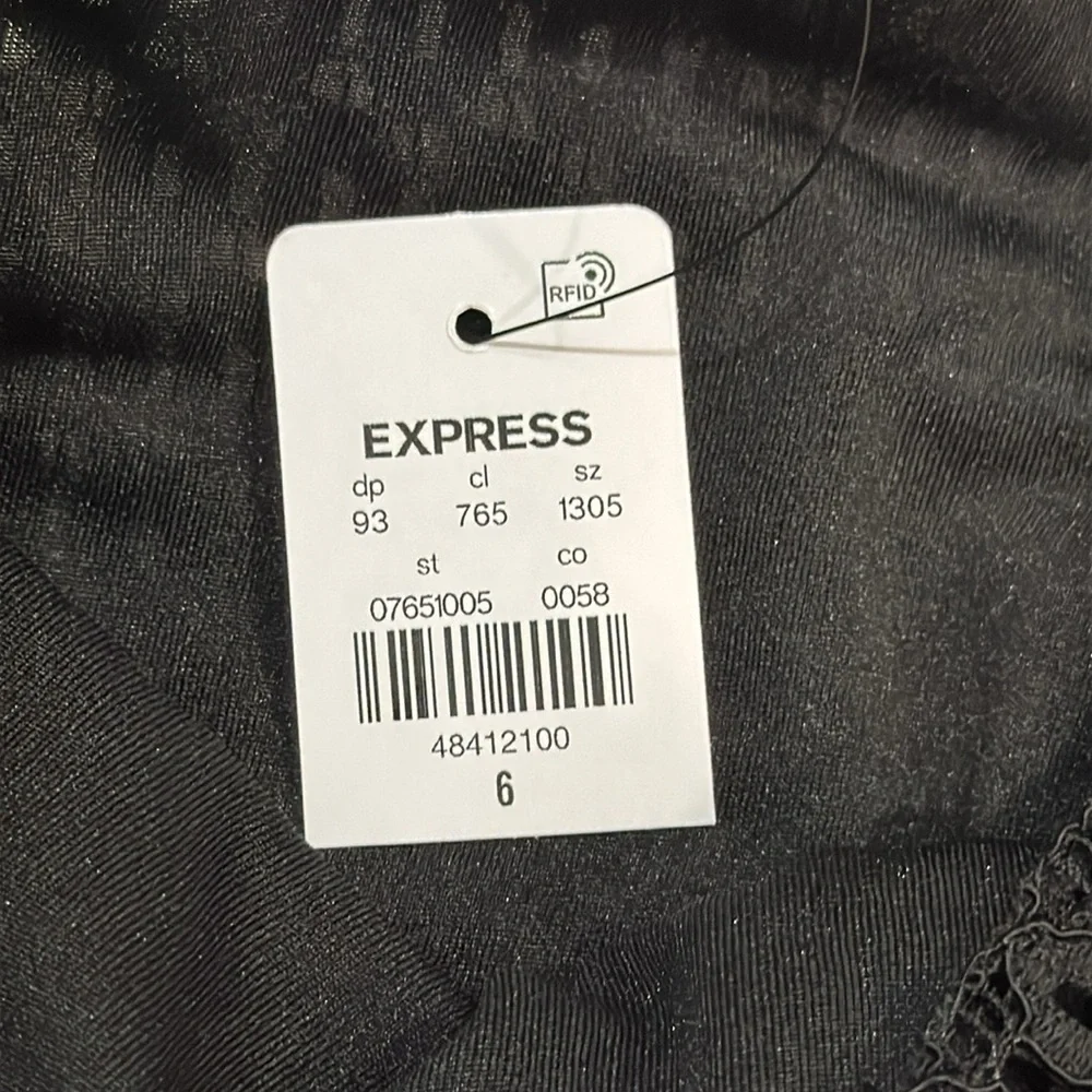 Women’s Express Women’s High Waisted Black Lace Skirt Size 6